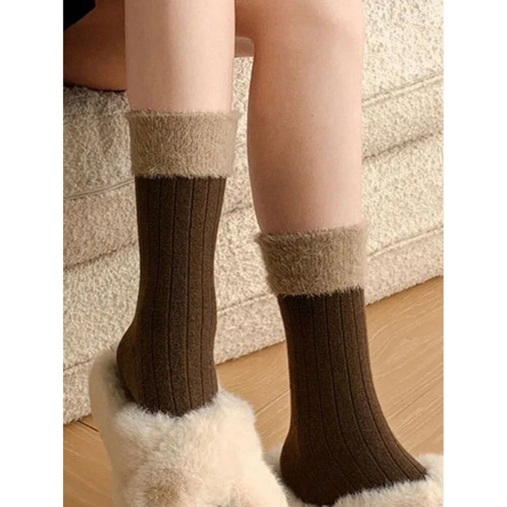 NWT Fuzzy Faux Fur Cuff Ribbed Crew Socks Multipack (5 Pairs)